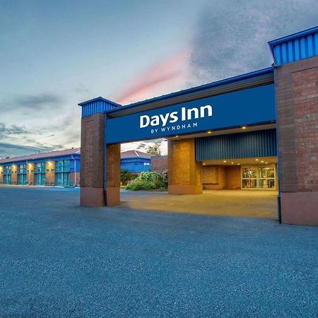 Days Inn By Wyndham Sudbury & Conference Centre Bagian luar foto