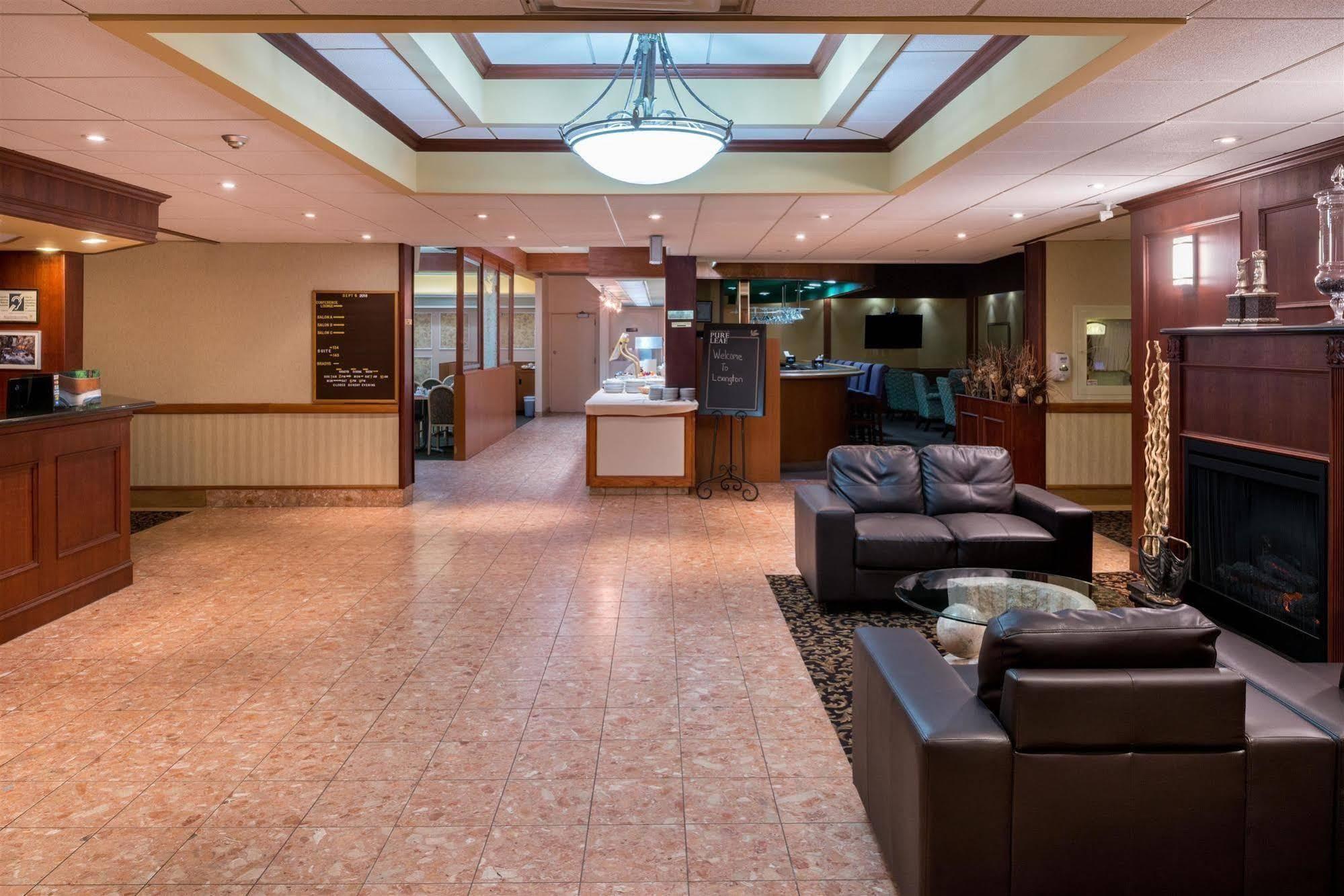Days Inn By Wyndham Sudbury & Conference Centre Bagian luar foto