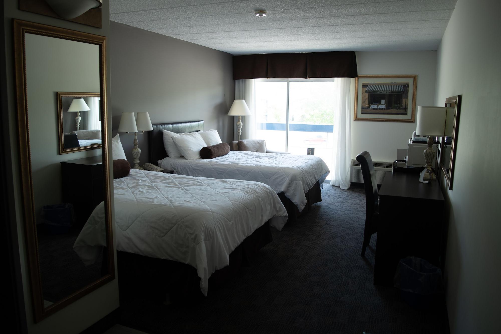 Days Inn By Wyndham Sudbury & Conference Centre Bagian luar foto