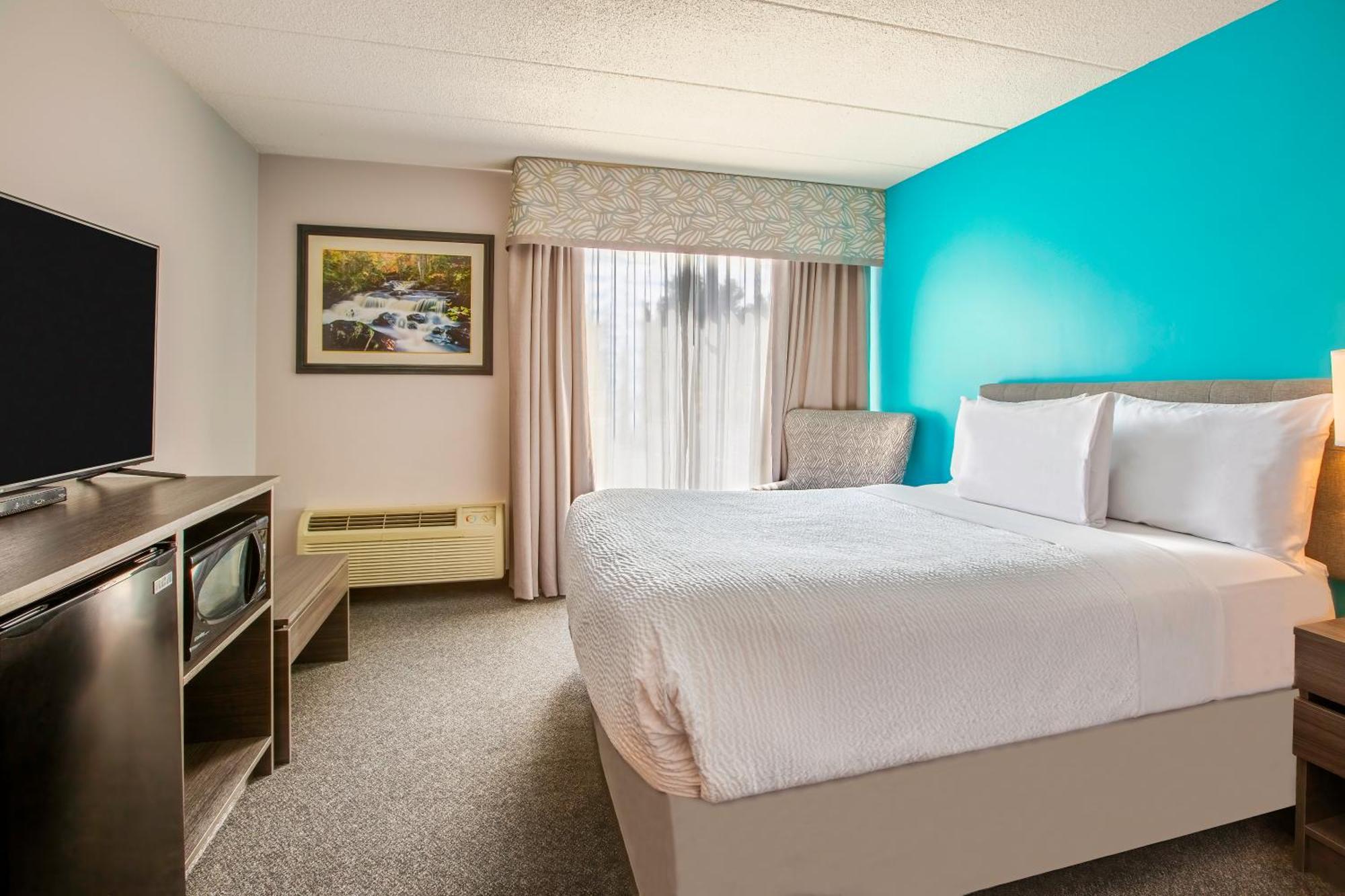 Days Inn By Wyndham Sudbury & Conference Centre Bagian luar foto